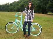 http://img126.imagevenue.com/loc147/th_77384_Selena_Gomez_a_commercial_for_Dream_Out_Loud_clothing_line5_122_147lo.jpg