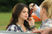 http://img126.imagevenue.com/loc402/th_77402_Selena_Gomez_a_commercial_for_Dream_Out_Loud_clothing_line6_122_402lo.jpg