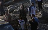 th_14911_celebrity_paradise.com_TheElder_KirstenStewart2011_09_29_OnSetofSnow27_122_428lo.jpg