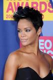 th_27126_Twitchy_Rihanna_08MTVVideoMusicAwards36_122_647lo.jpg