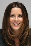 th_83949_Kate_Beckinsale_Portrait_Shots_by_Piyal_Hosain_2006_002.jpg